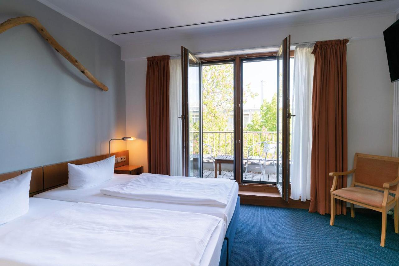 Seminaris Hotel Potsdam Griebnitzsee Exterior foto
