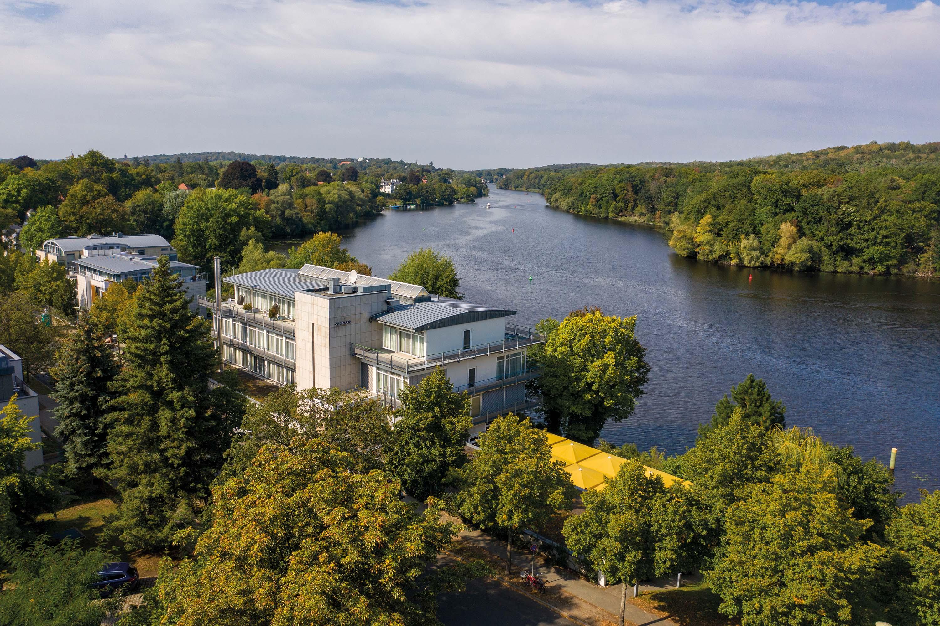 Seminaris Hotel Potsdam Griebnitzsee Exterior foto