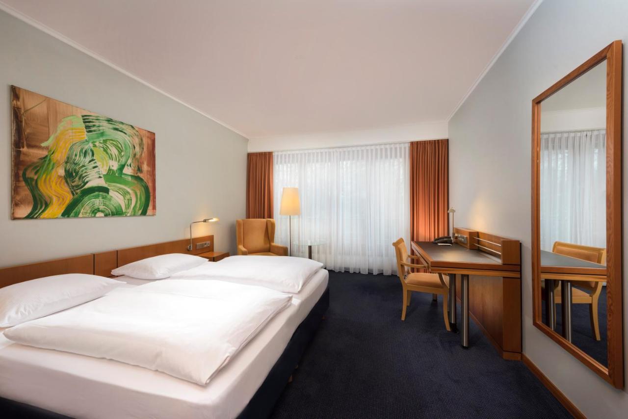 Seminaris Hotel Potsdam Griebnitzsee Exterior foto